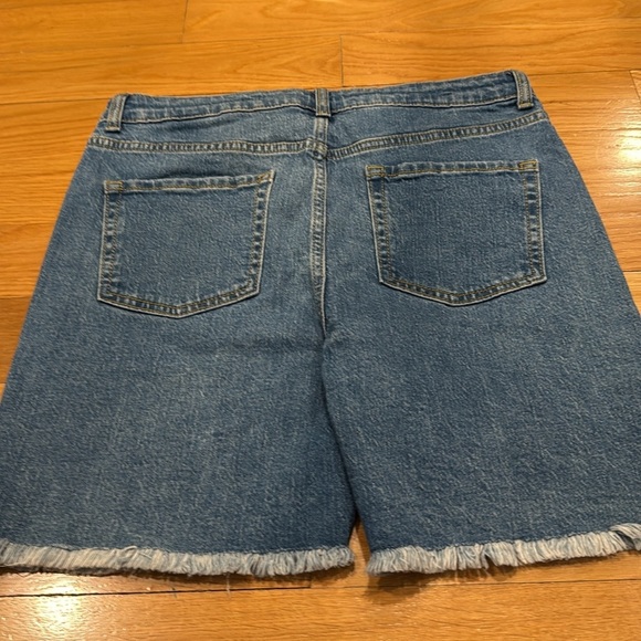 NWT Cat & Jack midi adjustable waist shorts size XXL(18). - Picture 5 of 7